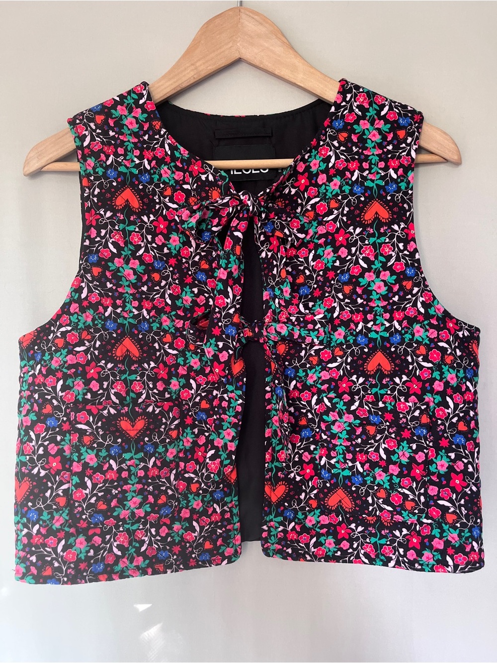 PIECES Quilted Floral Heart Print Tie Front Vest XS Cottagecore Pockets Like New